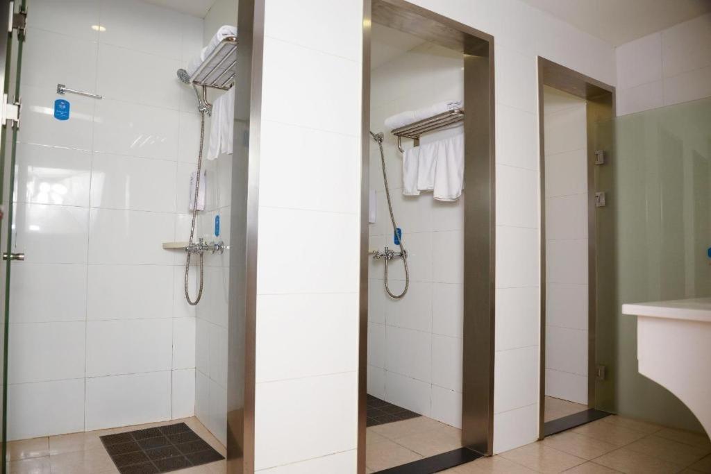 Hanting Daning International Yanchang Road Metro Station Hotel Shanghai